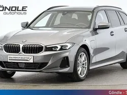 Grau Gebraucht 2024 BMW 320e Efficient Dynamics Kombi | € 44.600 (Etwas zu teuer)