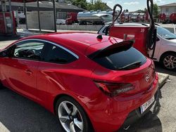 Rot Gebraucht 2012 Opel Astra GTC Coupé | € 6.000