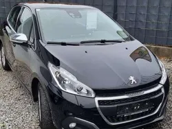 Schwarz Gebraucht 2019 Peugeot 208 Allure Kleinwagen | € 9.150
