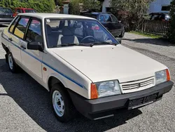 Weiß Gebraucht 1992 Lada Samara Kleinwagen | € 6.000