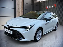 Weiß Gebraucht 2025 Toyota Corolla | € 35.990
