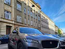 Silber Gebraucht 2017 Jaguar F-Pace Prestige SUV | € 24.500