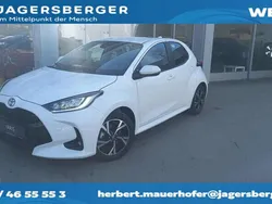 Weiß Neu 2025 Toyota Yaris Active Limousine | € 22.950 (Superpreis)