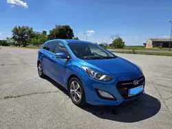 Blau Gebraucht 2015 Hyundai i30 Comfort Kombi | € 4.990 (Guter Preis)