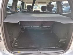 Grau Gebraucht 2021 Dacia Lodgy Stepway Van / Kleinbus | € 14.490 (Fairer Preis)