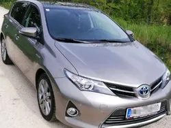 Grau Gebraucht 2014 Toyota Auris Active Limousine | € 8.000 (Guter Preis)