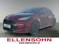 Rot Gebraucht 2024 Toyota Yaris Hybrid Active Limousine | € 21.990 (Fairer Preis)