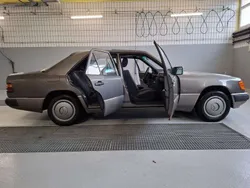 Mercedes E200
