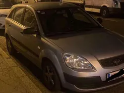 Grau Gebraucht 2010 Kia Rio Motion Limousine | € 1.800