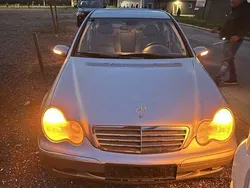 Gebraucht 2002 Mercedes C200 Classic Limousine | € 950 (Superpreis)