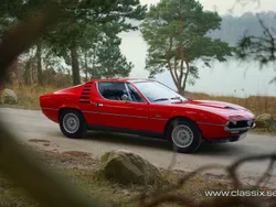 Alfa Romeo Montreal
