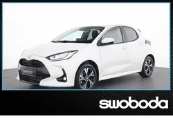 Pure white weiß Gebraucht 2025 Toyota Yaris Hybrid Active Limousine | € 22.980 (Fairer Preis)