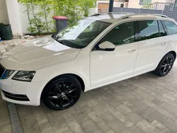 Weiß Gebraucht 2017 Skoda Octavia Style Kombi | € 12.500 (Guter Preis)