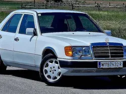 Weiß Gebraucht 1991 Mercedes E230 Limousine | € 6.499