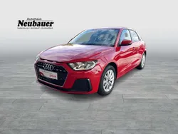 Mittelrot metallic Neu 2024 Audi A1 Sportback Advanced Kleinwagen | € 24.400 (Guter Preis)