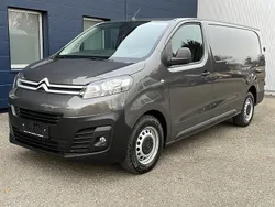 Grau Gebraucht 2022 Citroën Jumpy Comfort Van / Kleinbus | € 23.490 (Fairer Preis)