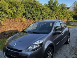 Grau Gebraucht 2009 Renault Clio II Kleinwagen | € 2.190 (Guter Preis)