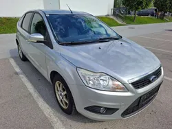 Silber Gebraucht 2011 Ford Focus Limousine | € 1.950
