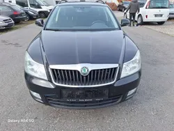 Schwarz Gebraucht 2013 Skoda Octavia Kombi | € 4.350 (Superpreis)