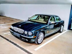 Grün Gebraucht 2005 Jaguar XJ8 Executive Limousine | € 39.990