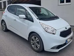 Weiß Gebraucht 2016 Kia Venga Gold Kleinwagen | € 6.699