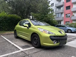 Gelb Gebraucht 2007 Peugeot 207 GTi Limousine | € 2.000
