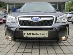 Grau Gebraucht 2015 Subaru Forester SUV | € 14.990