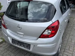Grau Gebraucht 2009 Opel Corsa Limousine | € 3.900 (Etwas zu teuer)