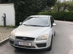 Silber Gebraucht 2007 Ford Focus Trend+ Kombi | € 1.999 (Teuer)