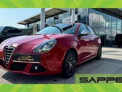 Rot Gebraucht 2013 Alfa Romeo Giulietta Quadrifoglio Kleinwagen | € 12.990