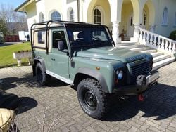 Grün Gebraucht 2013 Land Rover Defender SUV | € 44.900
