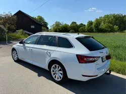 Weiß Gebraucht 2018 Skoda Superb Style Kombi | € 19.890 (Guter Preis)