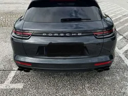 Grau Gebraucht 2019 Porsche Panamera 4 Sport Turismo Limousine | € 74.200