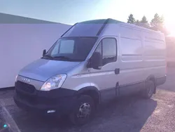 Silber Gebraucht 2014 Iveco Daily Van | € 7.700 (Fairer Preis)