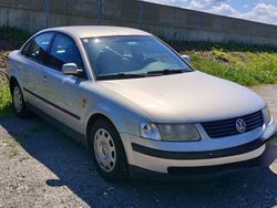 Silber Gebraucht 1998 VW Passat Limousine | € 1.500
