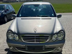 Gebraucht 2005 Mercedes C200 Avantgarde Limousine | € 6.500 (Teuer)