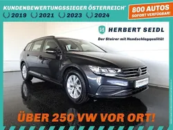 Grau Gebraucht 2022 VW Passat Kombi | € 20.980 (Guter Preis)
