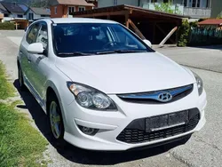Weiß Gebraucht 2011 Hyundai i30 Kleinwagen | € 4.200 (Fairer Preis)