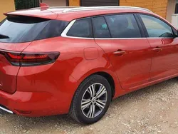 Rot Gebraucht 2020 Renault Mégane GrandTour Intens Kombi | € 15.999 (Fairer Preis)