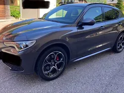 Grau Gebraucht 2021 Alfa Romeo Stelvio Veloce SUV | € 35.990 (Guter Preis)