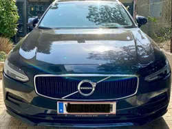 Schwarz Gebraucht 2018 Volvo V90 Momentum Kombi | € 28.500