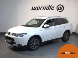 Weiss normal Gebraucht 2015 Mitsubishi Outlander Intense+ SUV | € 12.850 (Teuer)