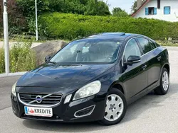 Schwarz Gebraucht 2011 Volvo S60 Summum Limousine | € 6.000