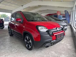 Rot Neu 2025 Fiat Panda Kleinwagen | € 16.980