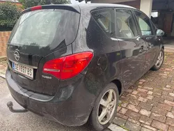 Schwarz Gebraucht 2014 Opel Meriva Van / Kleinbus | € 1.950