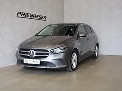 Mittelgrau metallic Gebraucht 2019 Mercedes B200 Van / Kleinbus | € 17.850 (Guter Preis)