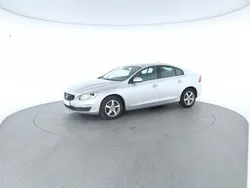 Silber Gebraucht 2016 Volvo S60 Kinetic Limousine | € 10.890 (Superpreis)