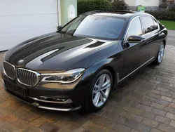 Grau Gebraucht 2017 BMW 730L Limousine | € 47.900