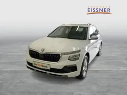 Weiss metallic Neu 2025 Skoda Kamiq Selection SUV | € 27.990 (Guter Preis)