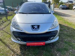Grau Gebraucht 2007 Peugeot 207 Active Limousine | € 2.599 (Etwas zu teuer)